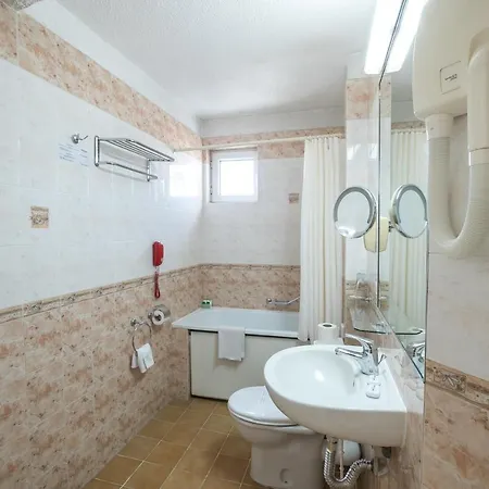 Noviz Hotel 3*